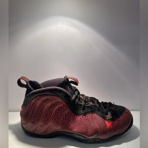 Nike foamposite cracked lava size 10.5